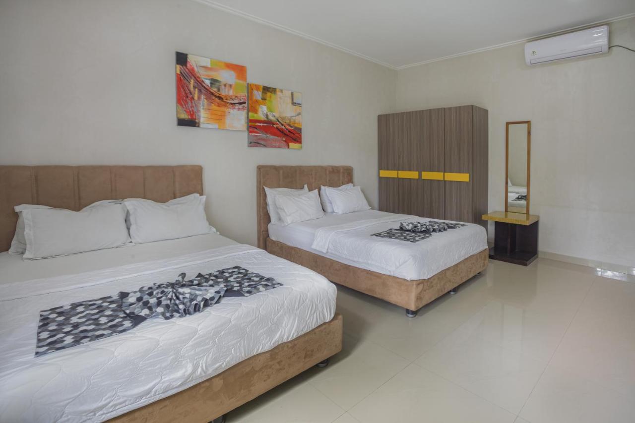 Villa Herrera Puncak Luaran gambar