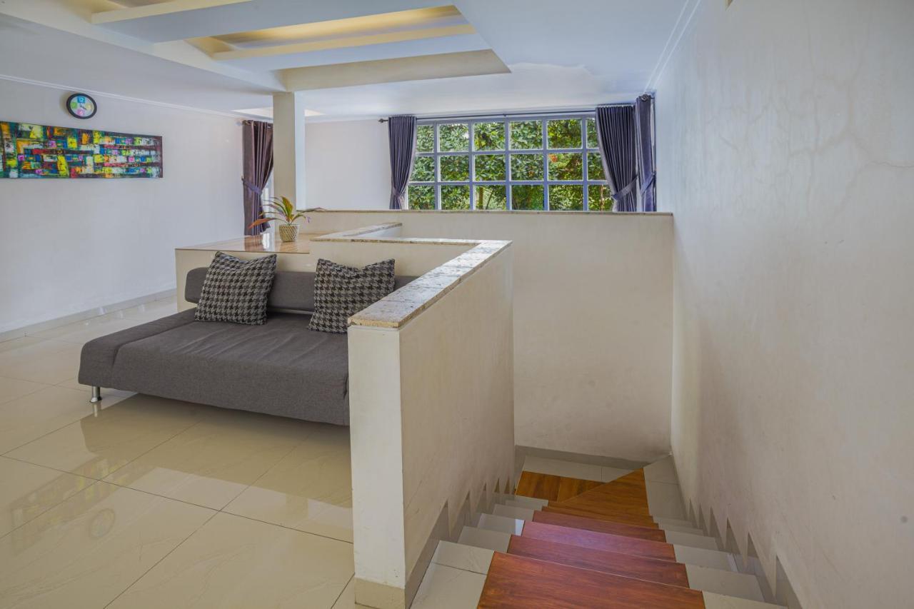 Villa Herrera Puncak Luaran gambar