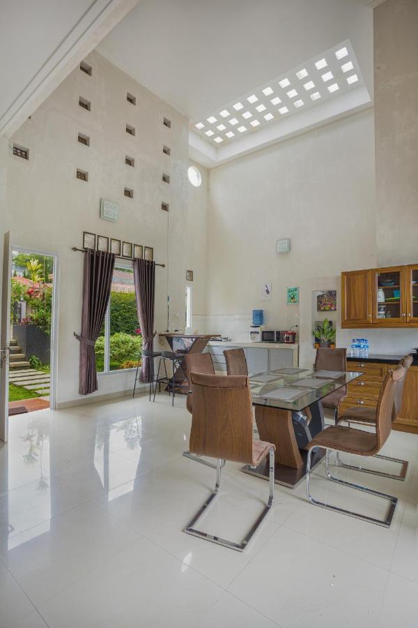 Villa Herrera Puncak Luaran gambar