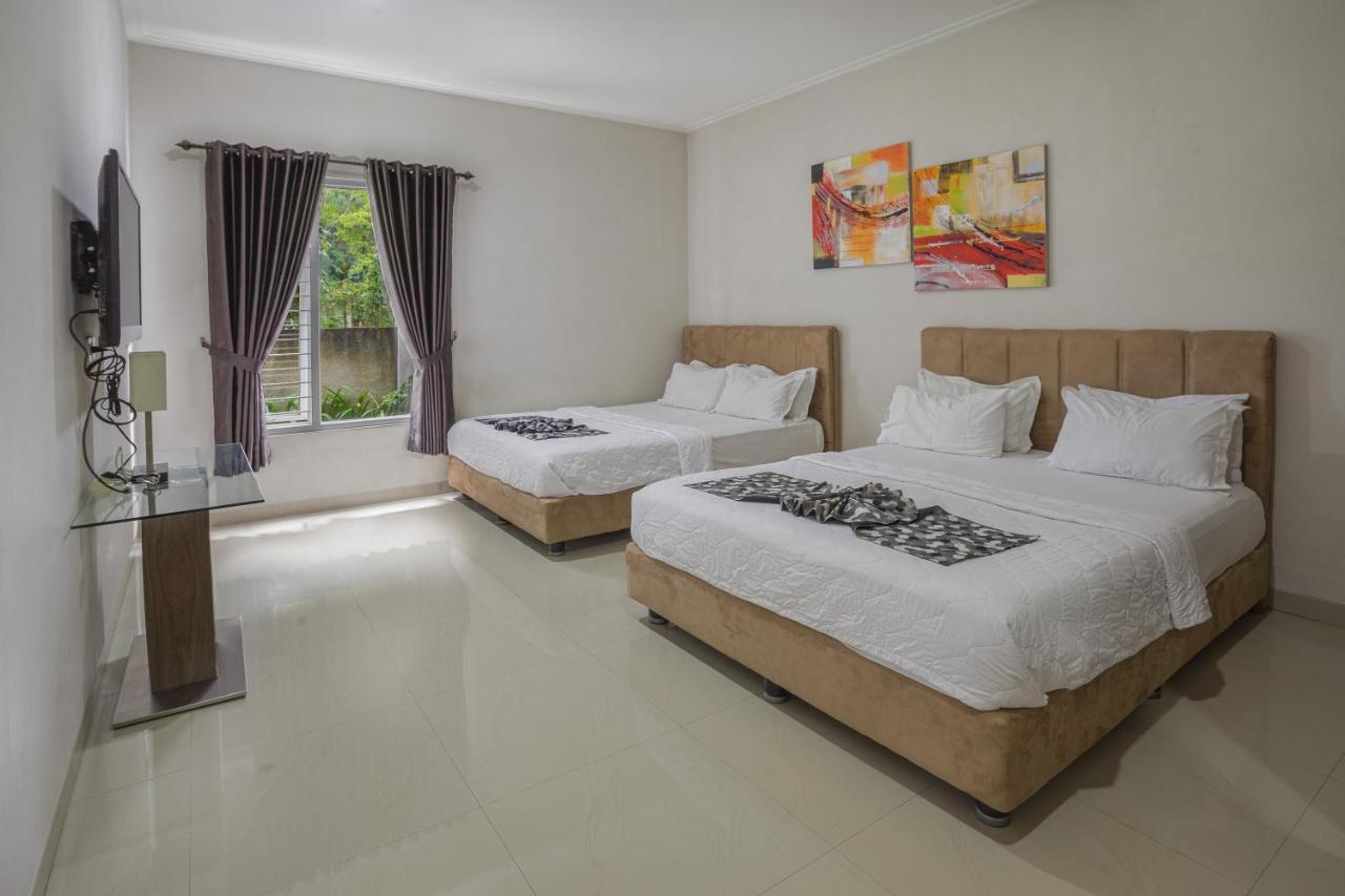 Villa Herrera Puncak Luaran gambar