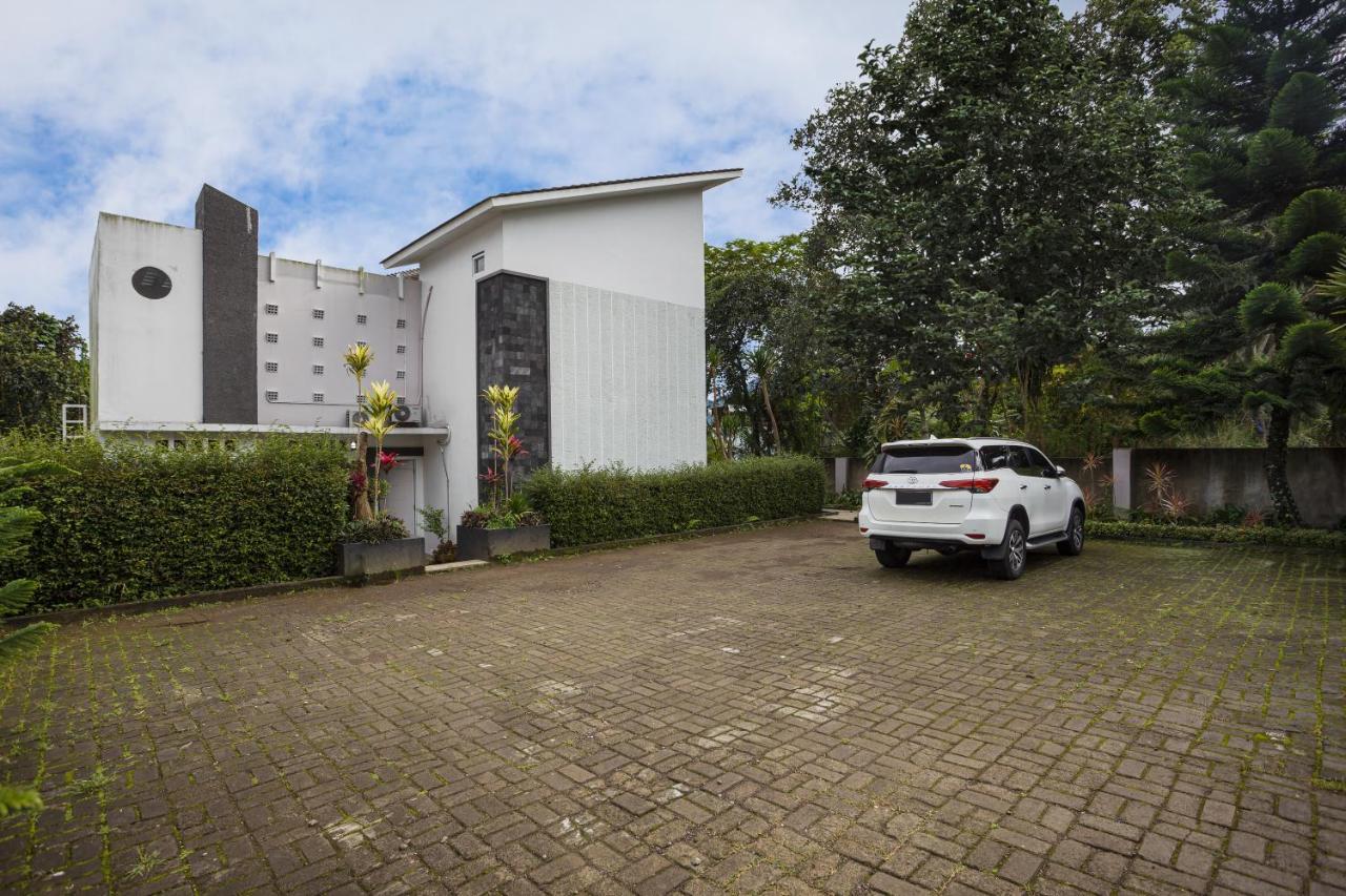 Villa Herrera Puncak Luaran gambar