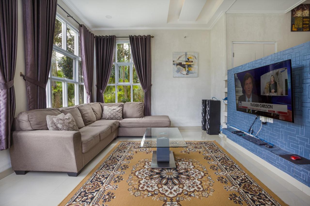 Villa Herrera Puncak Luaran gambar